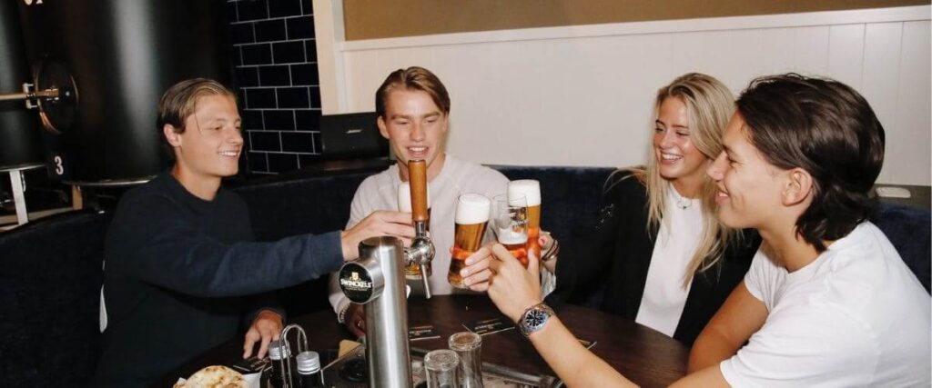 pavarotti friendstable